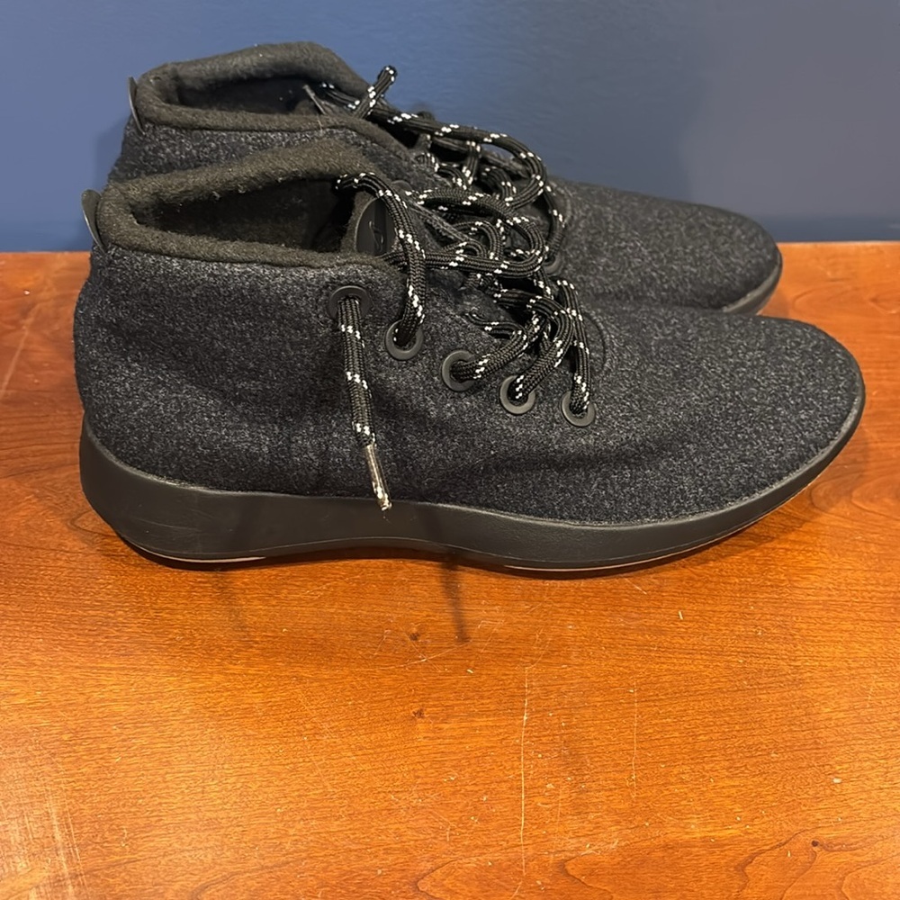 EUC
Allbirds Men's Wool Runner-up Mizzles - Picture 3 of 6